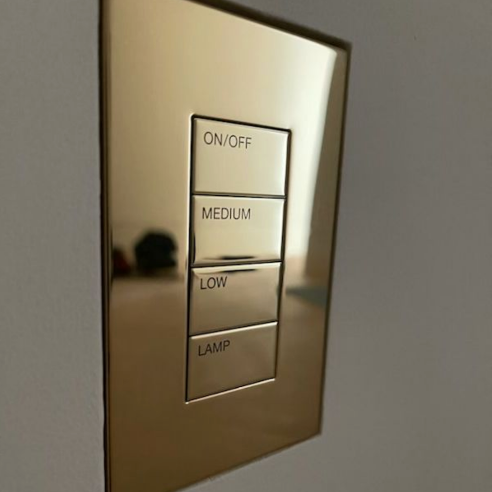 Level 5 paintable finish on SeeLess SLA-1GU-062 platform for clean installation