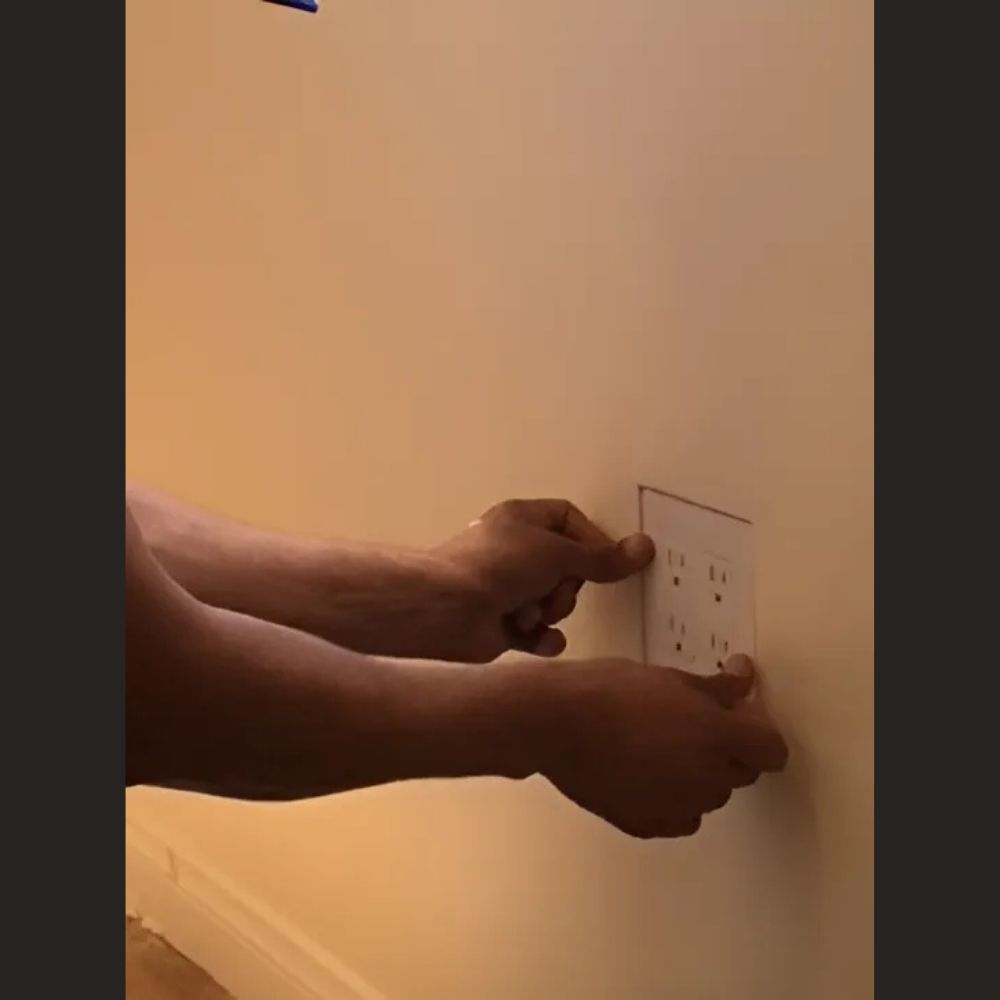 Sharp-cornered two-gang gypsum platform with seamless integration