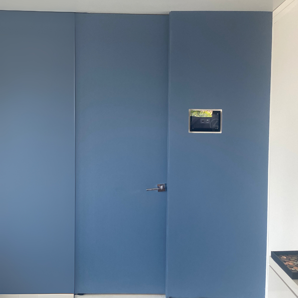 Control4 8” Touch Panel mounted in SLD-TPC48-375 in-wall platform — flush and trimless installation.