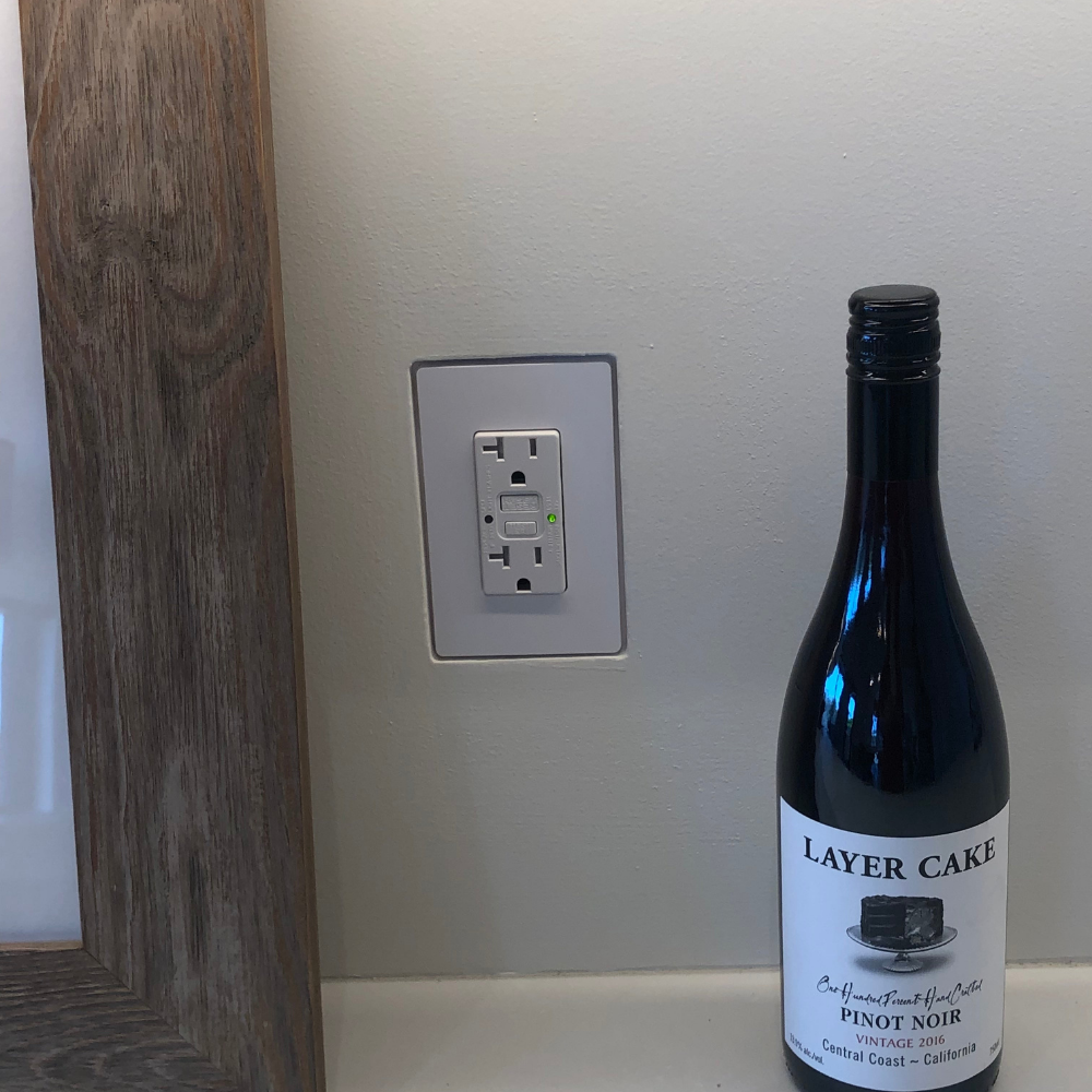 SLD-1G-062 mount for flush installation of electrical components