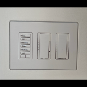 Soft-corner three-gang flush platform, SLD-3G-062 – shown with faceplate