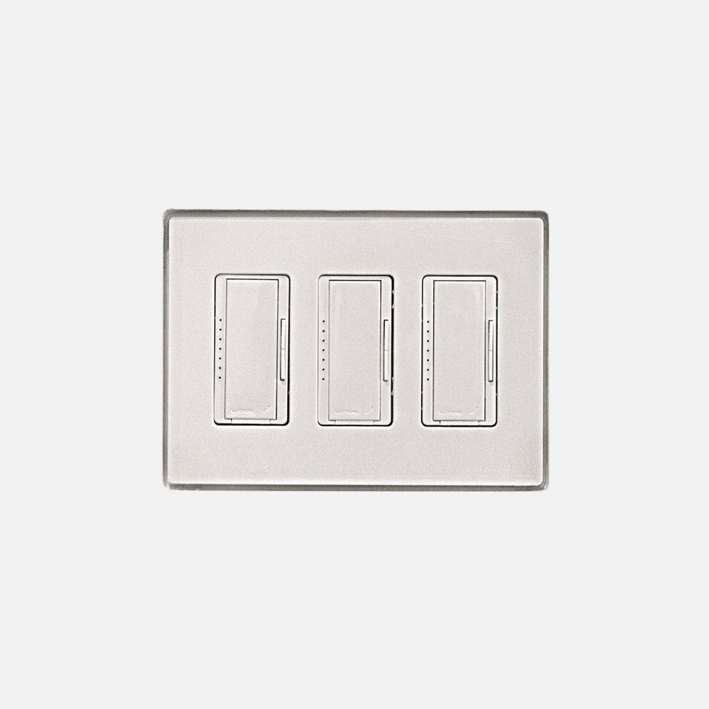 Three-gang designer-style flush mount, model SLD-3GR-062 – installed in drywall