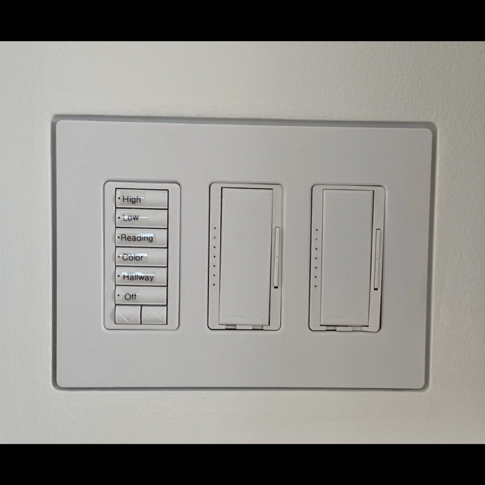 Three-gang designer-style flush mount, model SLD-3GR-062 – installed in drywall