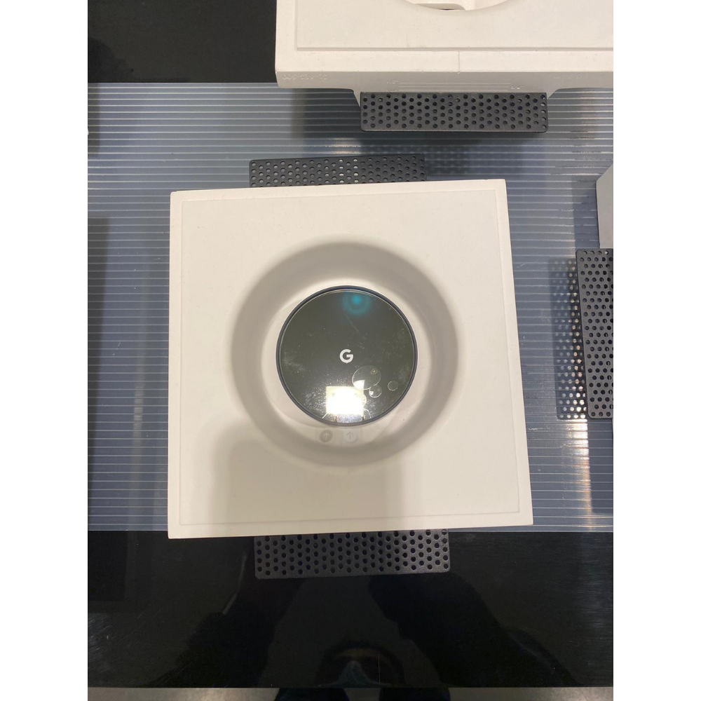 SLN-TSU-750 platform recessed into wall – compatible with Nest and Lutron devices