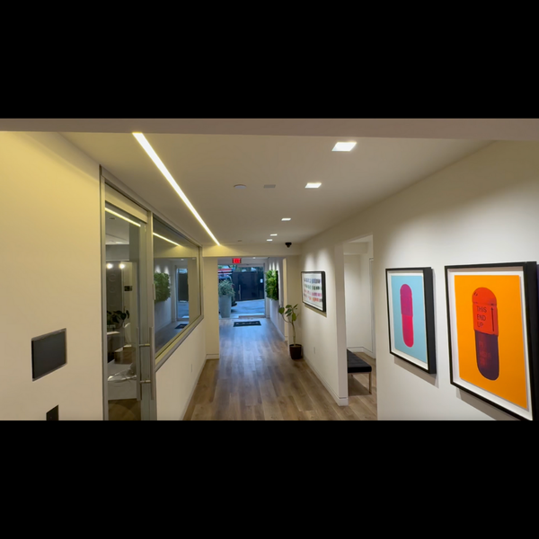 SLS-GLC15 Gypsum Lighting Cove installed in ceiling, providing soft ambient lighting for modern home interiors