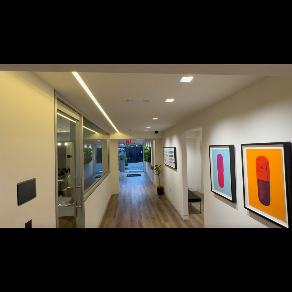 SLS-GLC15 Gypsum Lighting Cove installed in ceiling, providing soft ambient lighting for modern home interiors